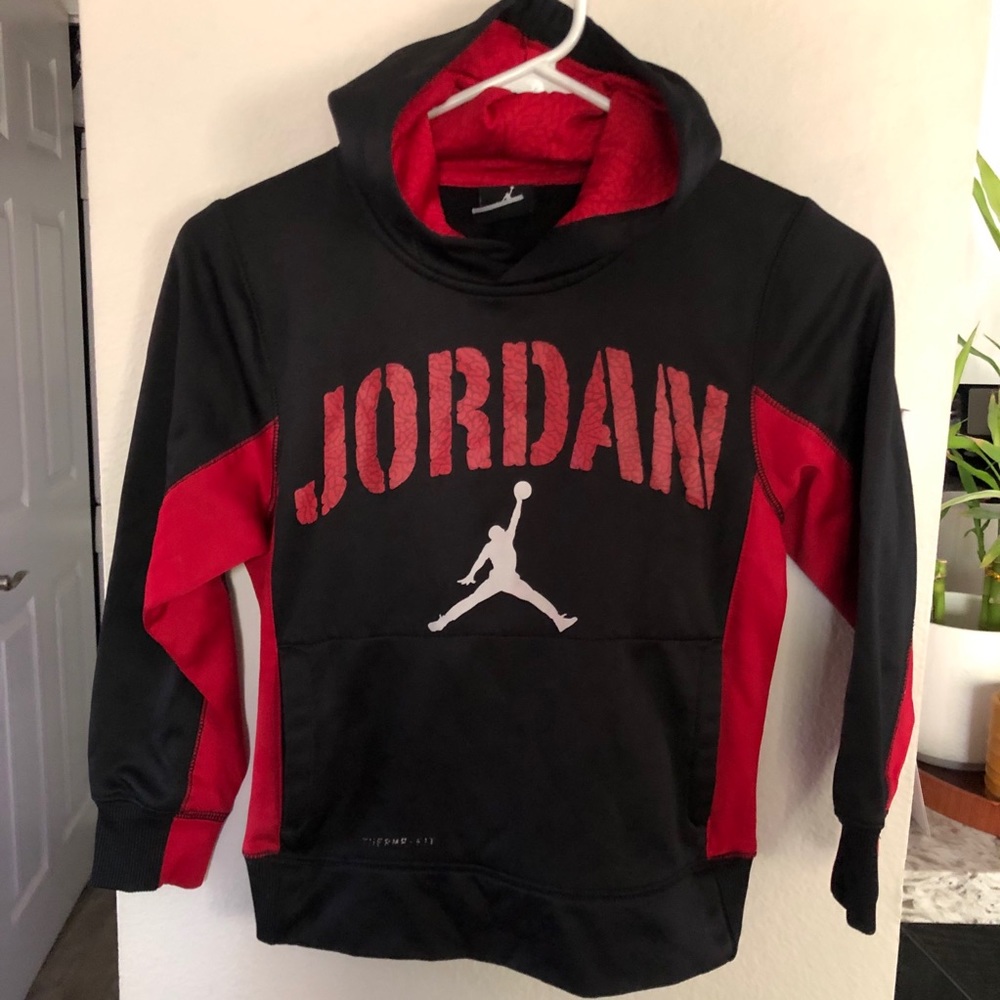 Kid’s Jordan sweater size 8-10